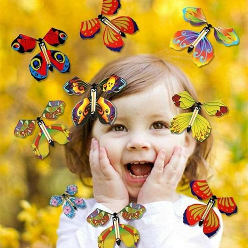 Kouzelný létající motýl (náhodná barva)