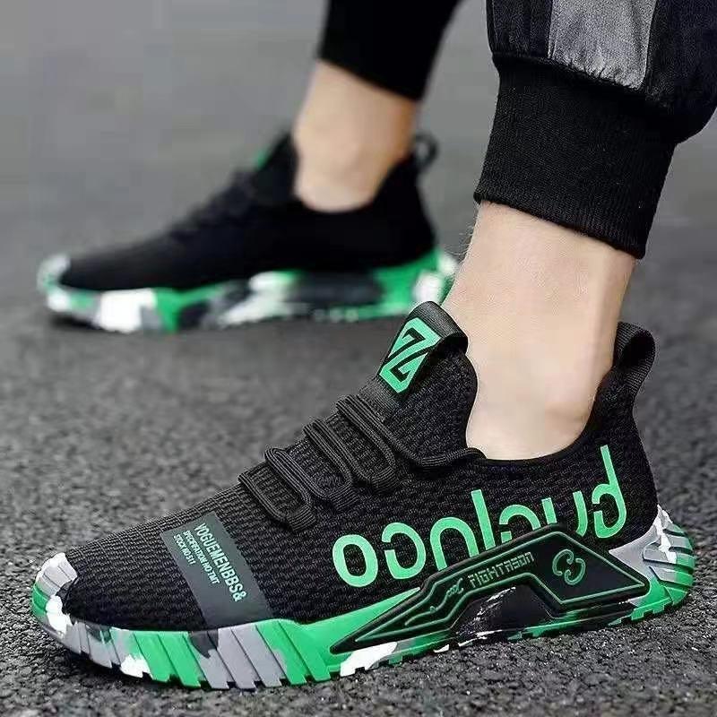 Light and breathable sports shoes