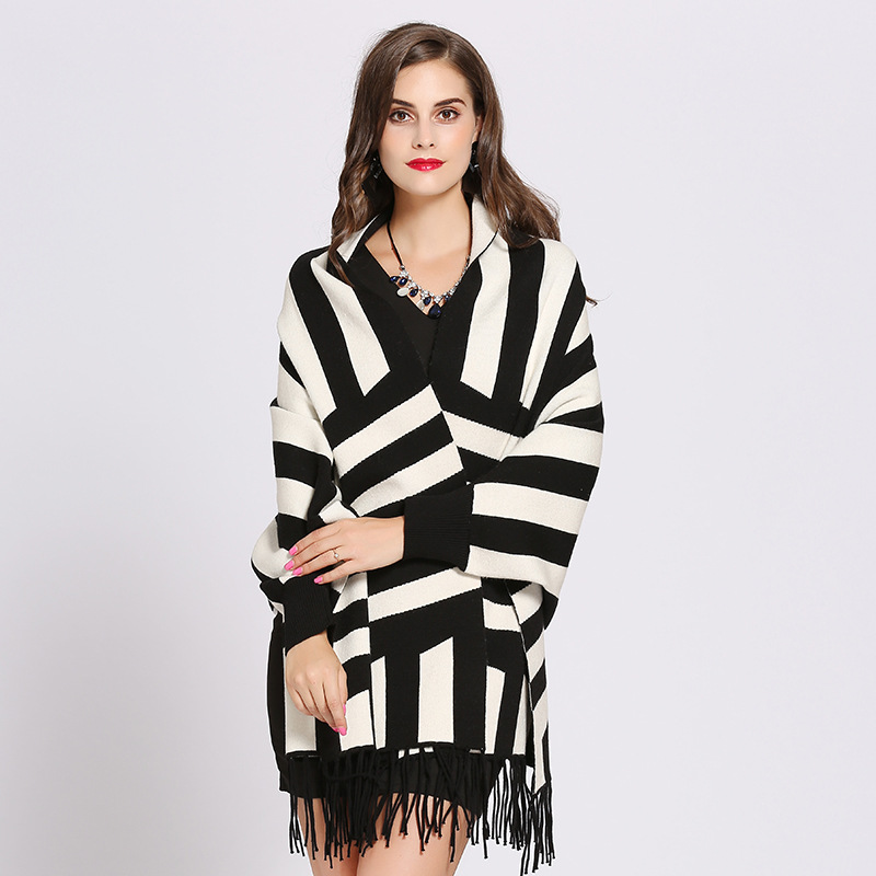 Bat sleeve striped tassel shawl