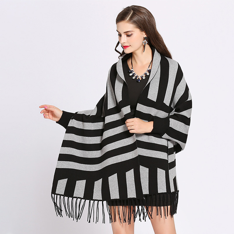 Bat sleeve striped tassel shawl