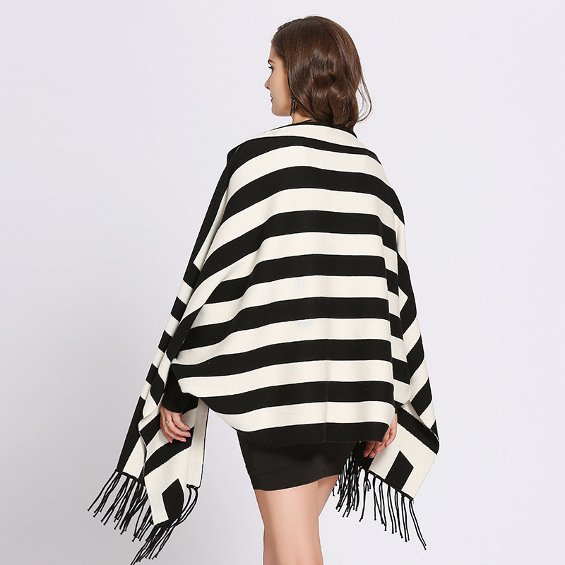 Bat sleeve striped tassel shawl