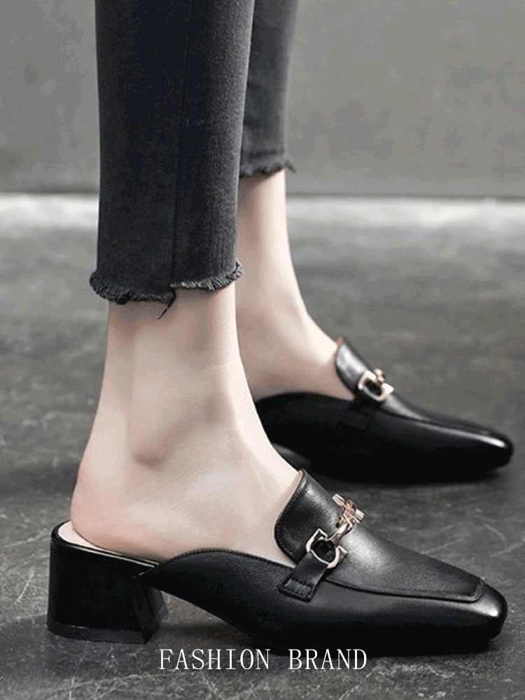 Leather sandal with thick heels