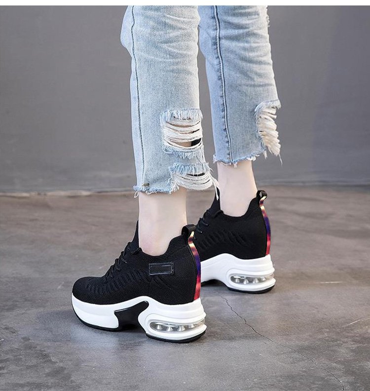 Shoes with air cushion and thick sole