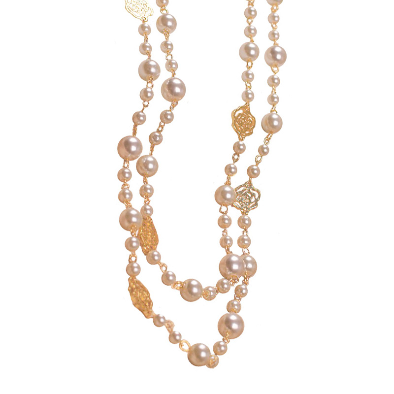 Dlouhý náhrdelník s perlovými květy