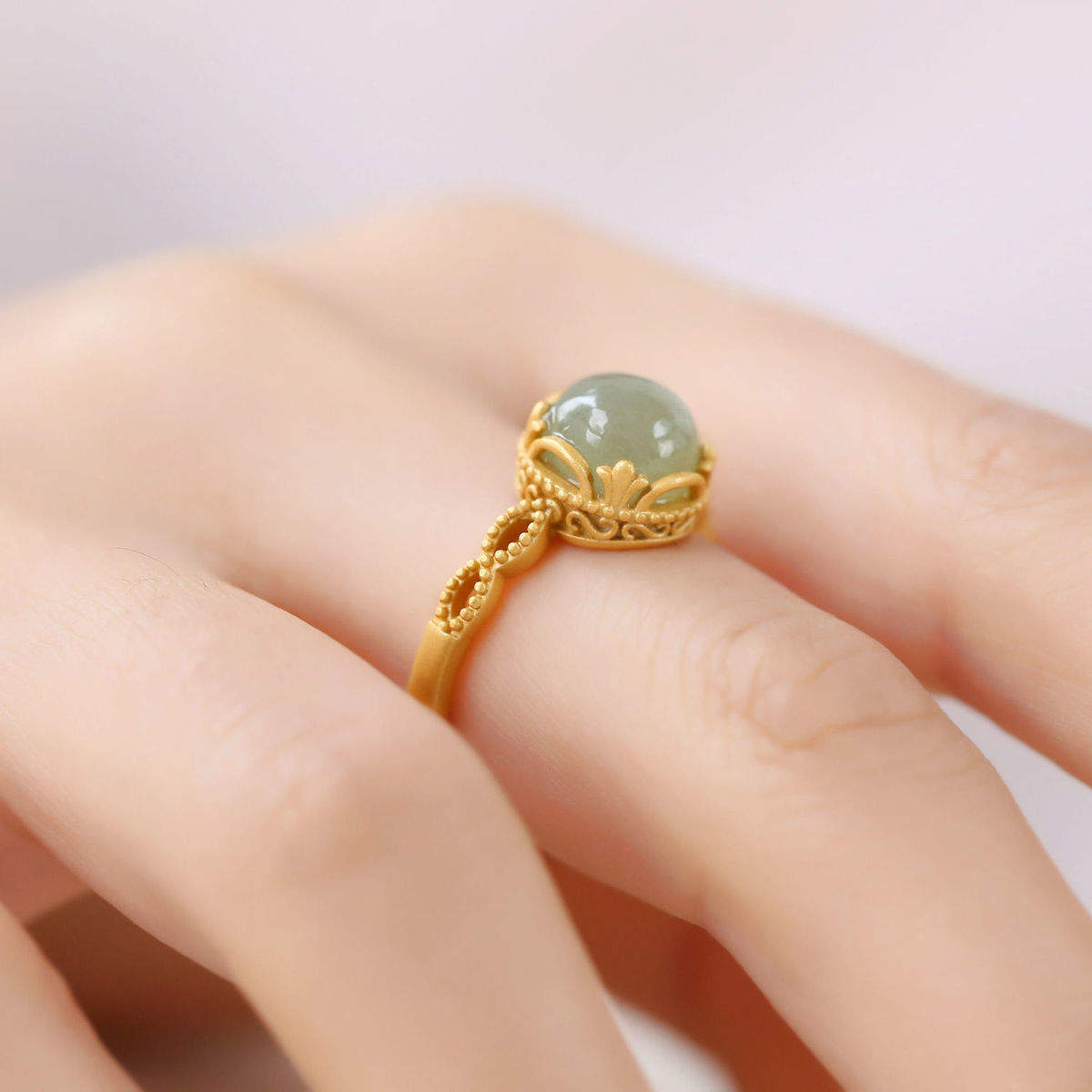 Sapphire Round Cabbage Ring