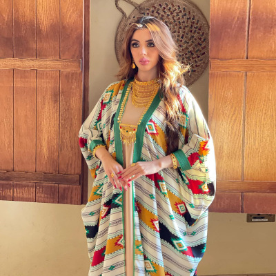 Közel-keleti divatos női csíkos baba ujjú muszlim ruha