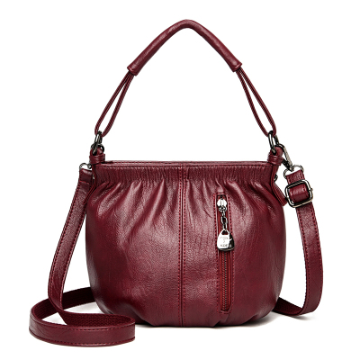 Simple and elegant retro messenger bag