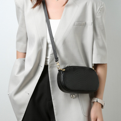 Top Layer Cowhide Women's Clutch Bag