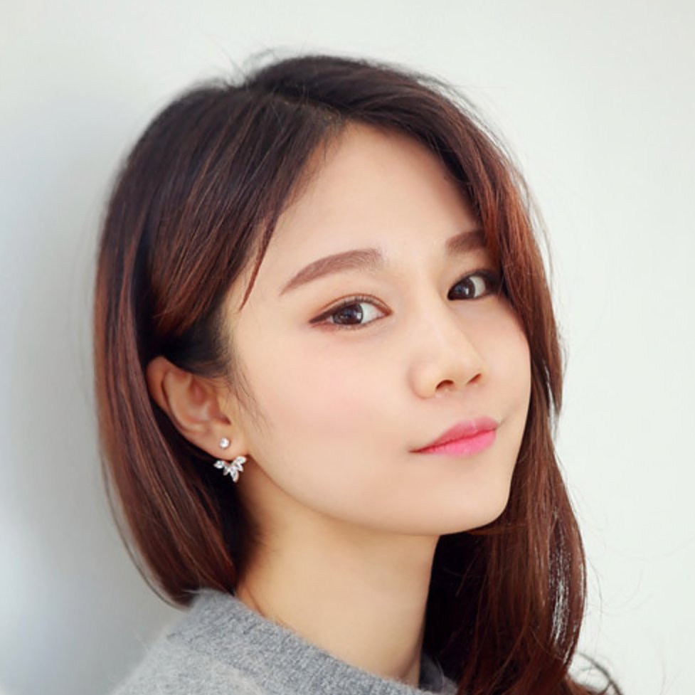 أقراط أوراق شجر فلورا من الكريستال