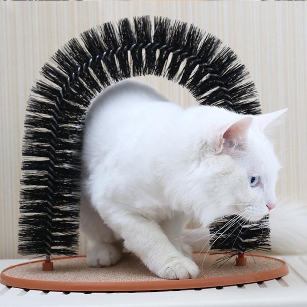 Самоподстригваща се и масажираща играчка за котки