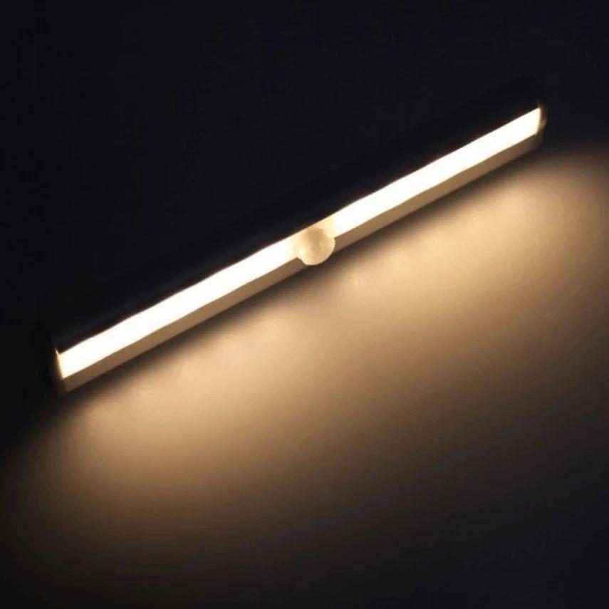 LED light with motion sensor