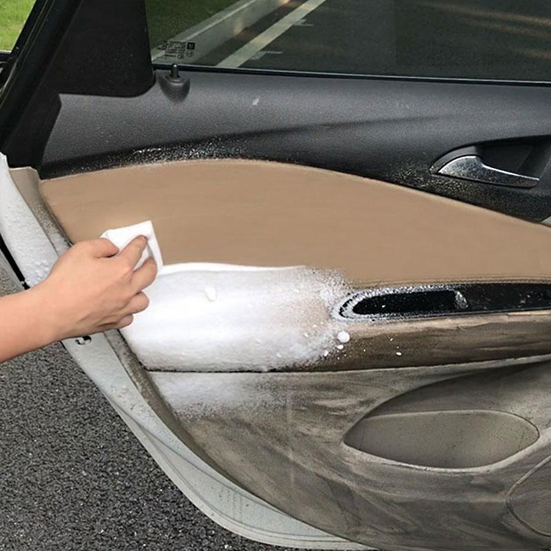 Víceúčelový pěnový čistič interiéru auta