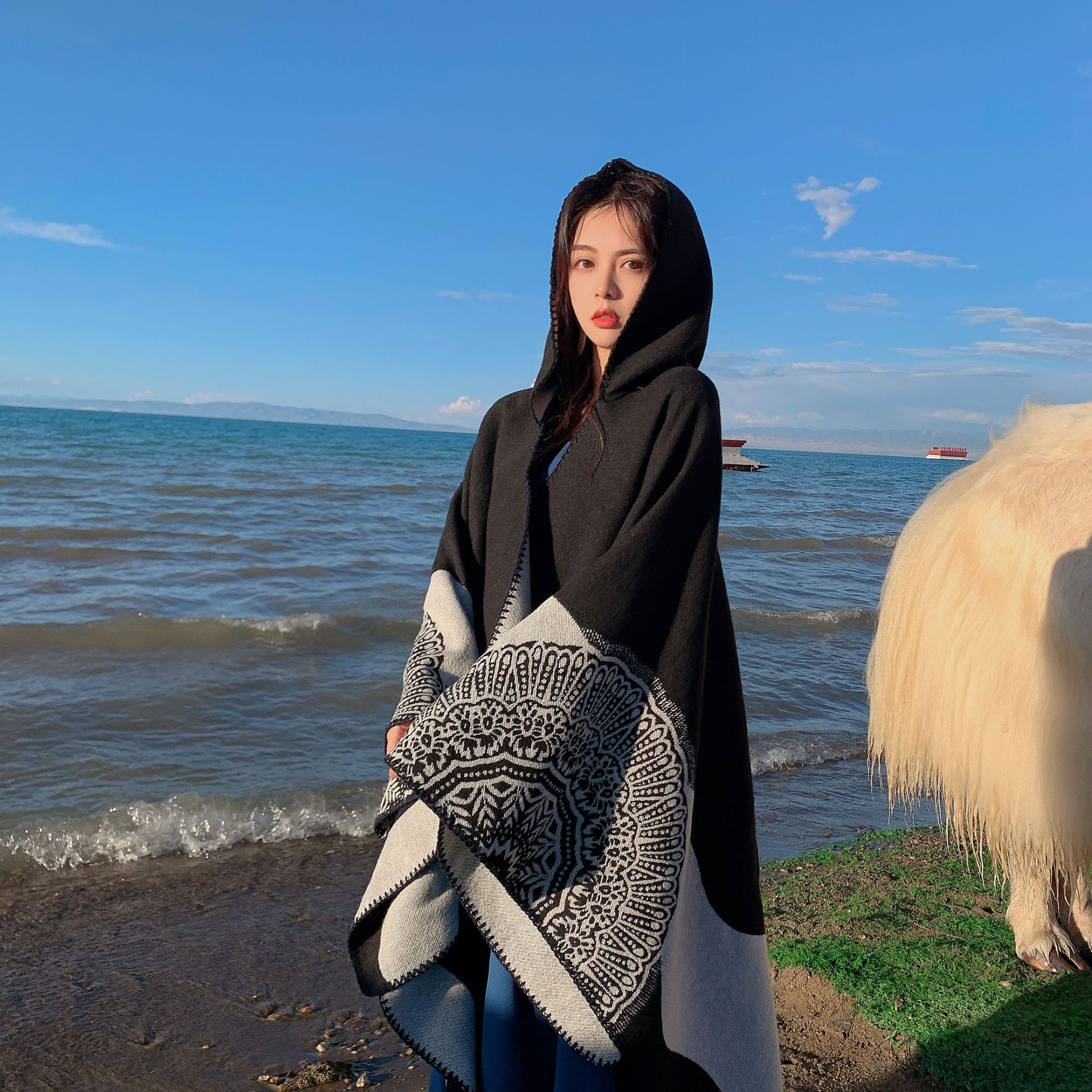 Spring and Autumn Nepal, India and Pakistan split travel cloak scarf thickened shawl