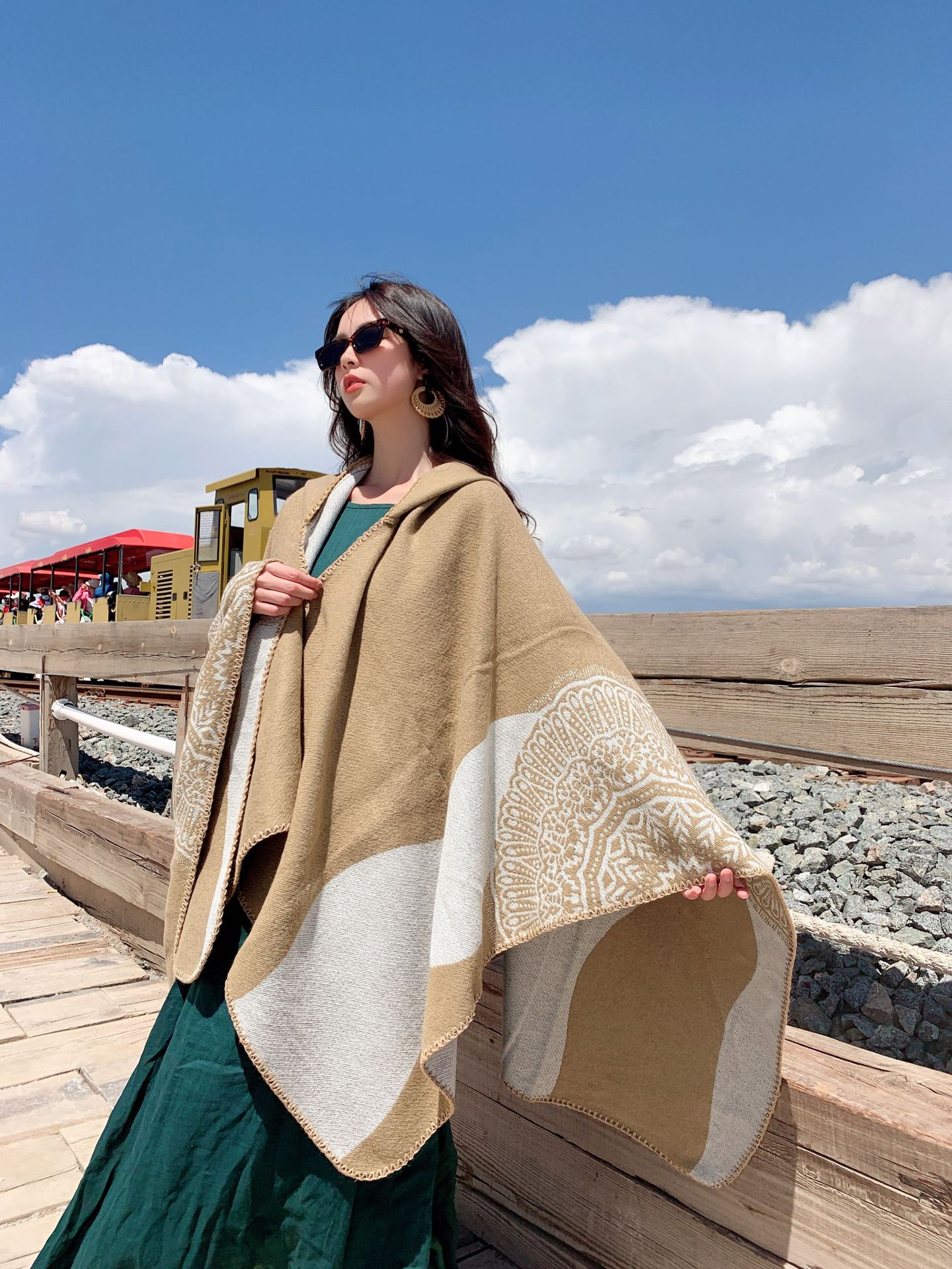 Spring and Autumn Nepal, India and Pakistan split travel cloak scarf thickened shawl