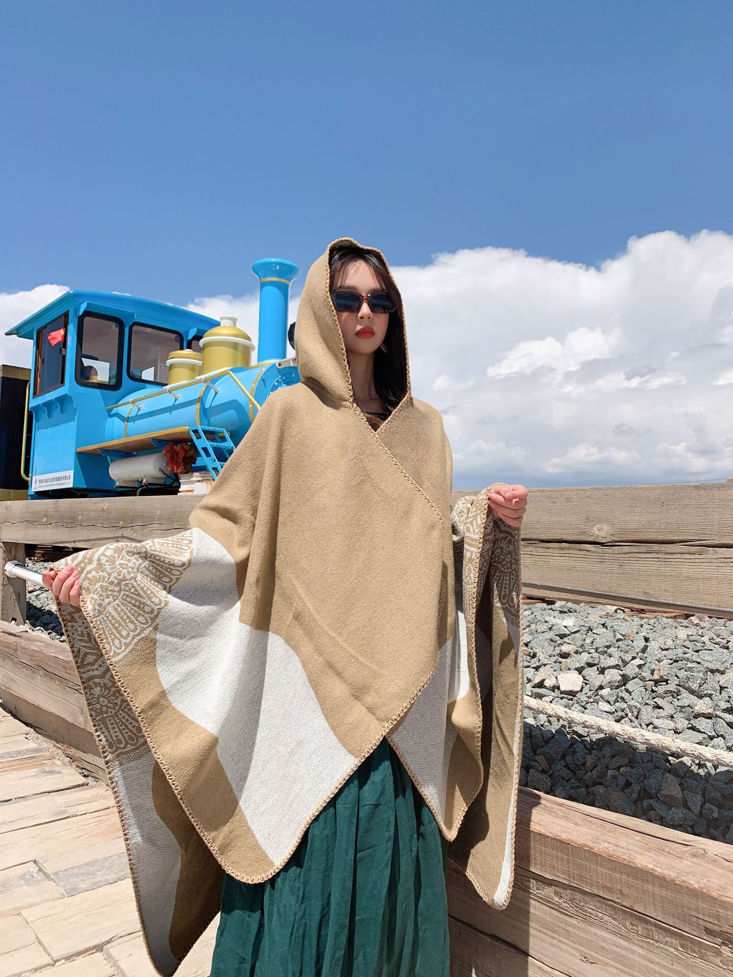 Spring and Autumn Nepal, India and Pakistan split travel cloak scarf thickened shawl