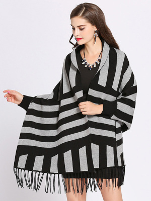 Bat sleeve striped tassel shawl