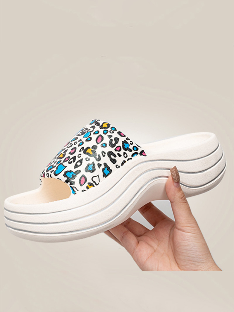 Platform leopard-print slippers