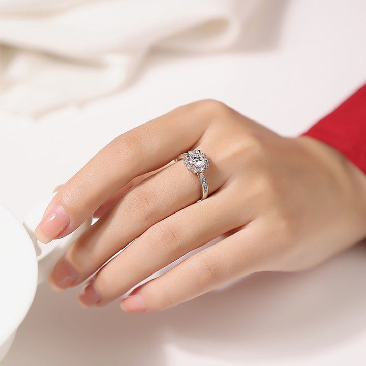 Round Shaped Cutting Moissanite Snow Flower Sterling Silver Open Ring