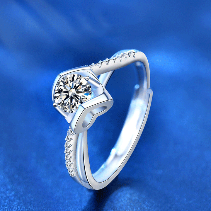 Round Shaped Cutting Moissanite Heart Inlaid Sterling Silver Opening Ring