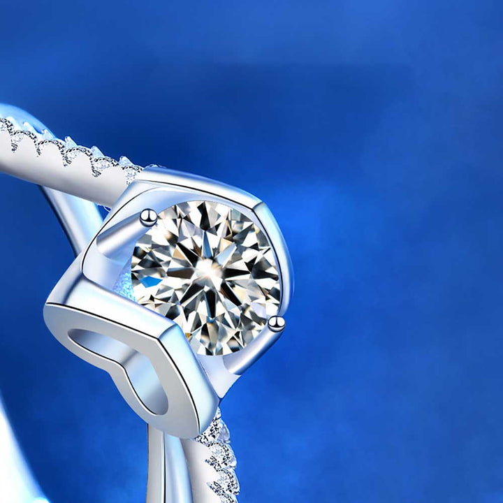 Round Shaped Cutting Moissanite Heart Inlaid Sterling Silver Opening Ring