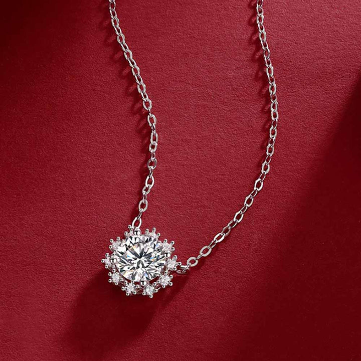 Round Shaped Cutting Moissanite Snow Flower Sterling Silver Necklace