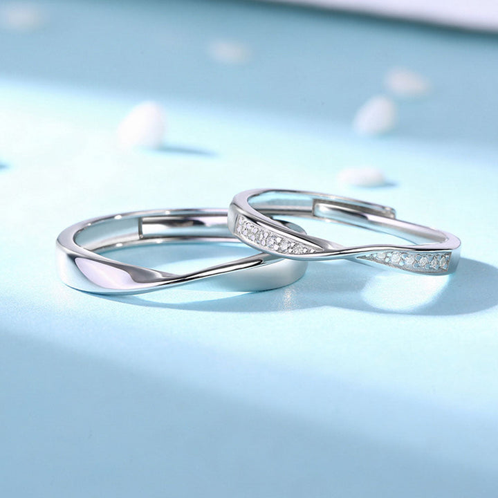 Round Shaped Cutting Moissanite Sterling Silver Mobius Open Ring