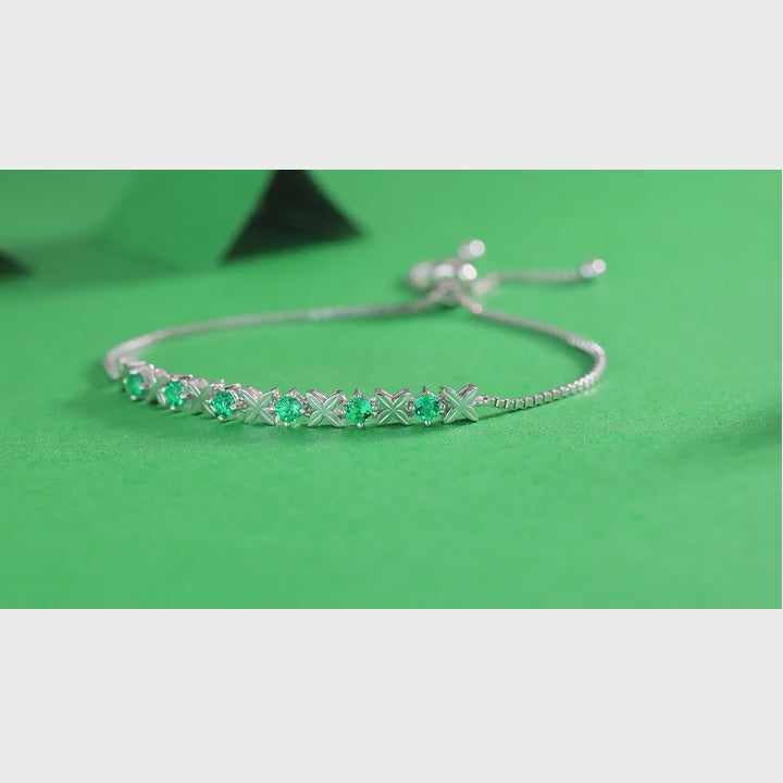 Round Shaped Cutting Emerald Green Sterling Silver Bracelet