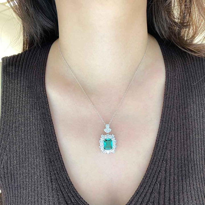 Emerald Green Princess Shaped Cut Necklace