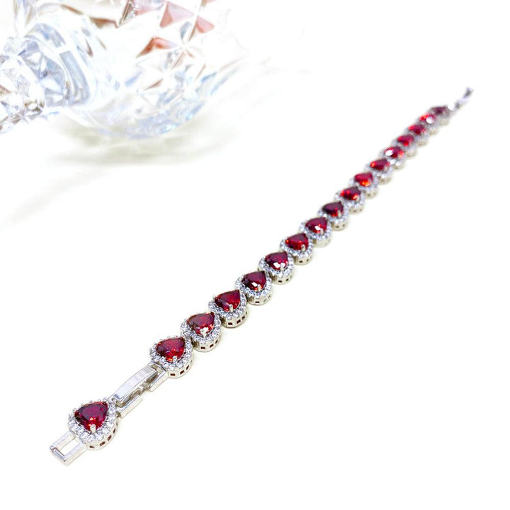 Heart Shaped Cut Elegant Bracelet