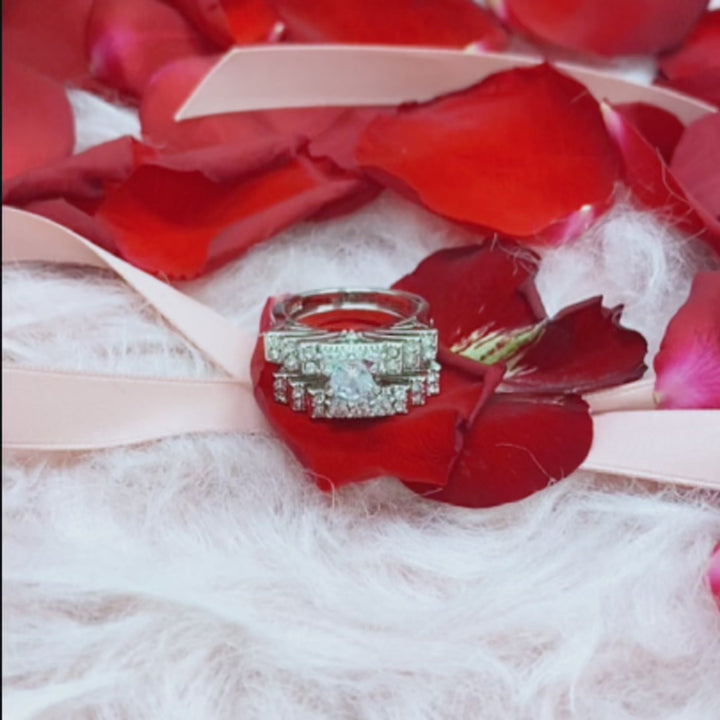 طقم خاتم مكون من قطعتين بطبقة تاج