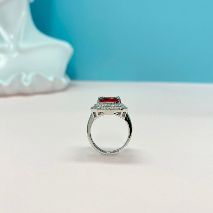 حلقة مفتوحة مشعة على شكل روبي