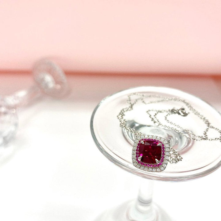 قلادات القطع على شكل وسادة حمراء روبي