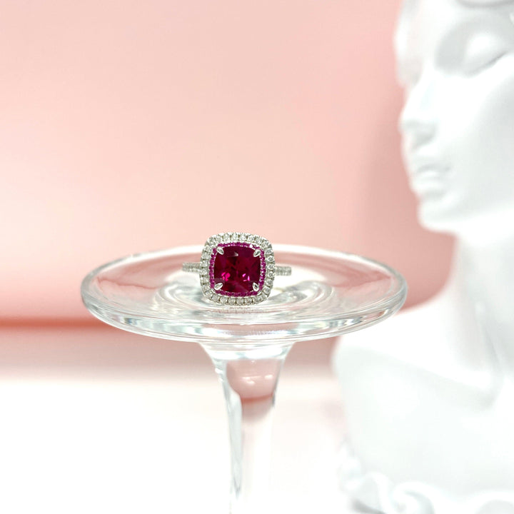 روبي الأحمر خاتم على شكل وسادة قطع الفضة الاسترليني