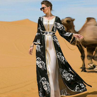 Új, divatos arab köntös, kétrészes szett övvel