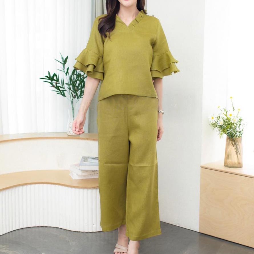 V-neck ruffled mid-sleeve loose suit