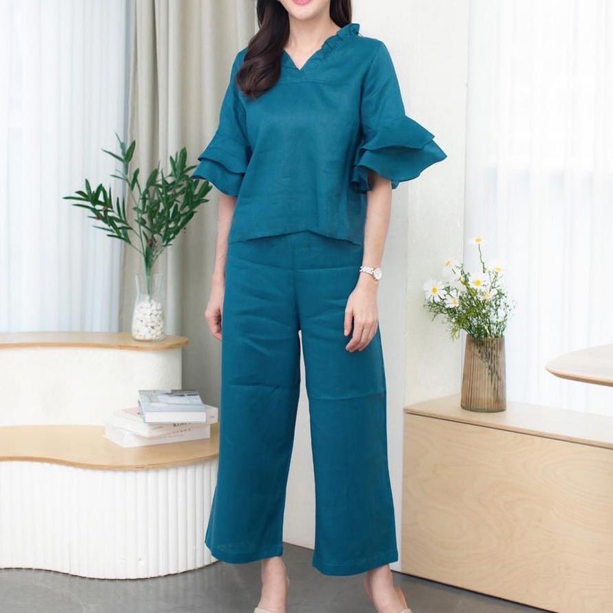 V-neck ruffled mid-sleeve loose suit
