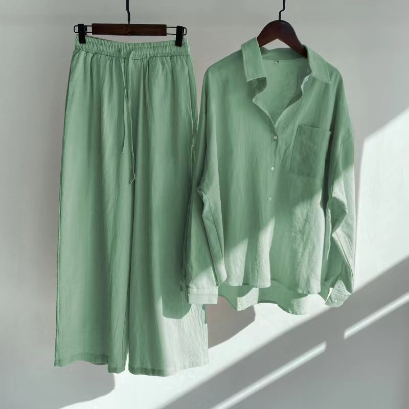 2-piece cotton and linen shirt set and high-waisted slacks