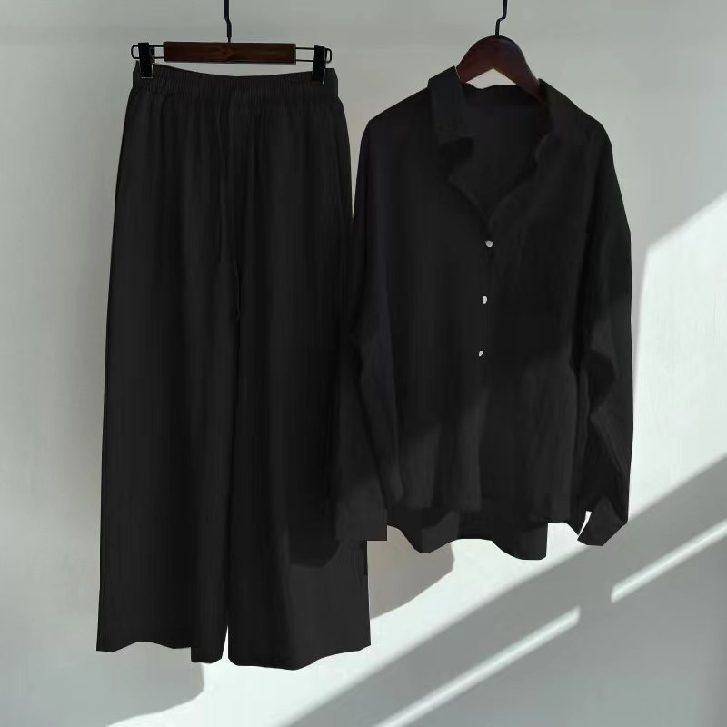 2-piece cotton and linen shirt set and high-waisted slacks