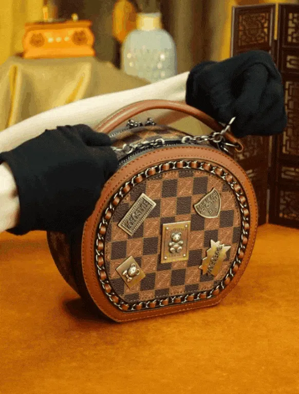 Heavy Industry Printed Chain Badge Round Biscuit Bag