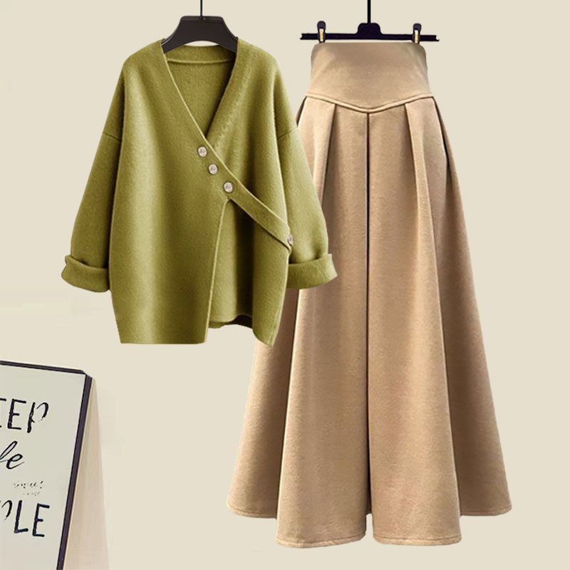 2023 New Elegant Irregular Sweater Half-body Skirt Two-piece Set