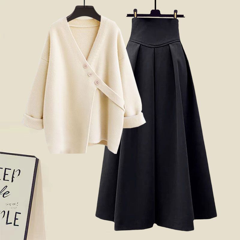 2023 New Elegant Irregular Sweater Half-body Skirt Two-piece Set