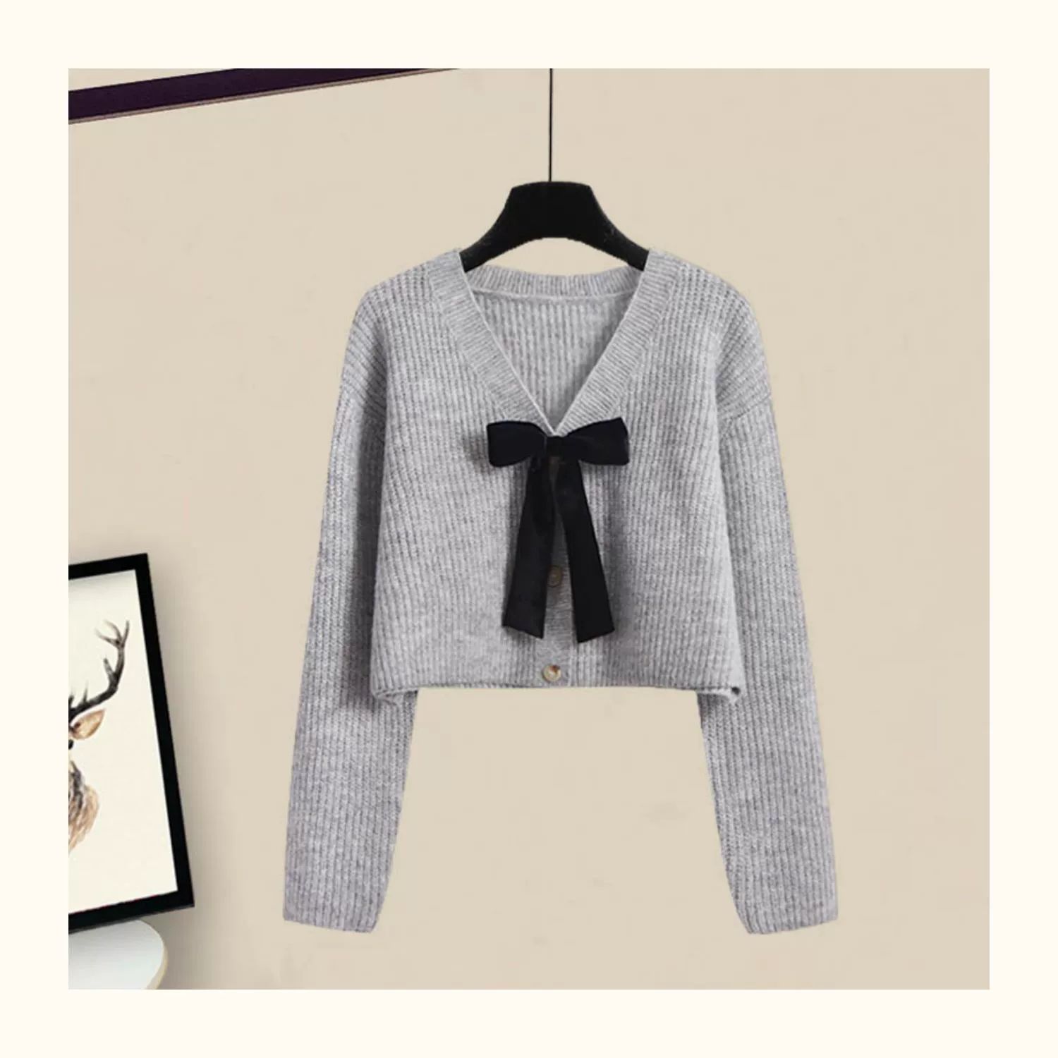 V-neck bow-knot knitted sweater