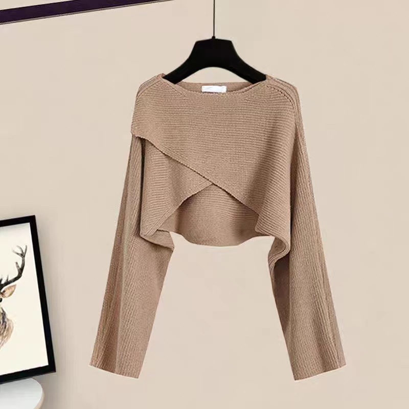 Round-neck long sleeve knit sweater