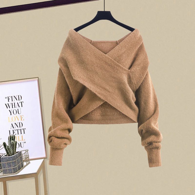 V-neck crossover design long sleeve knit top