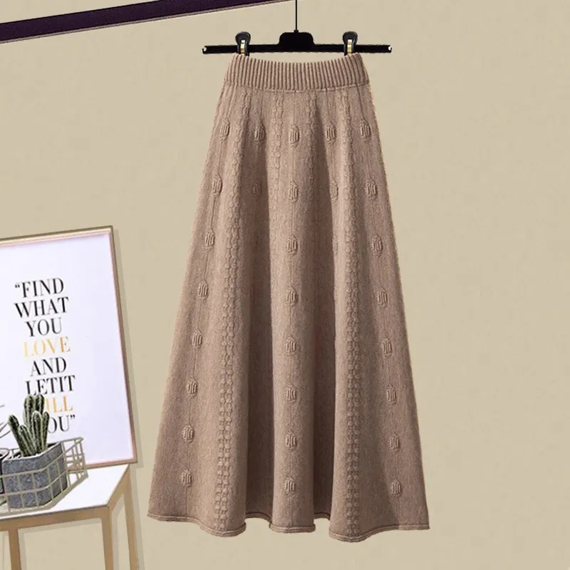 Solid color oval button knit midi skirt