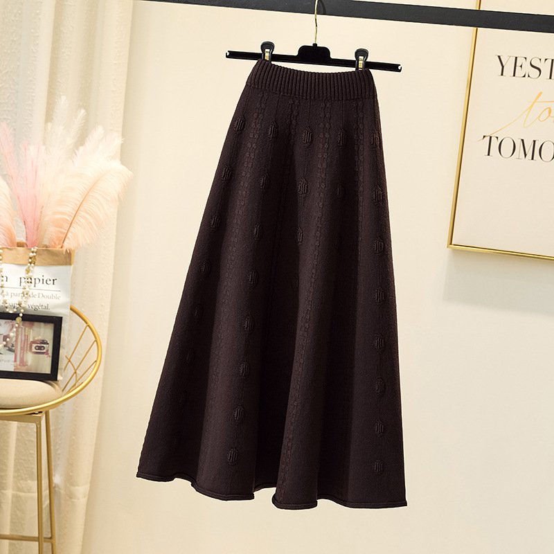 Solid color oval button knit midi skirt