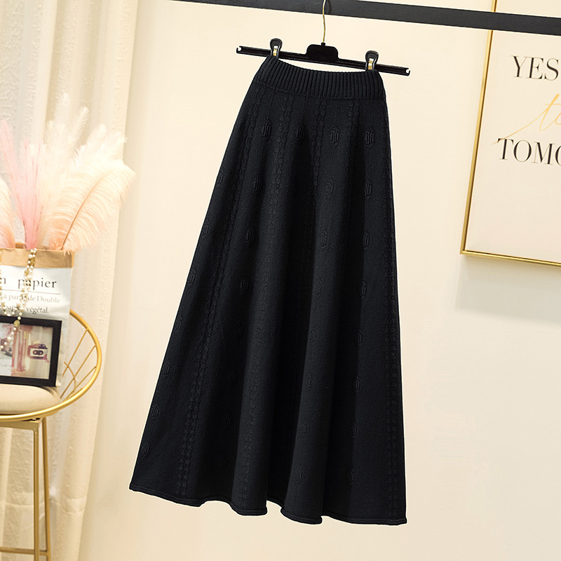 Solid color oval button knit midi skirt