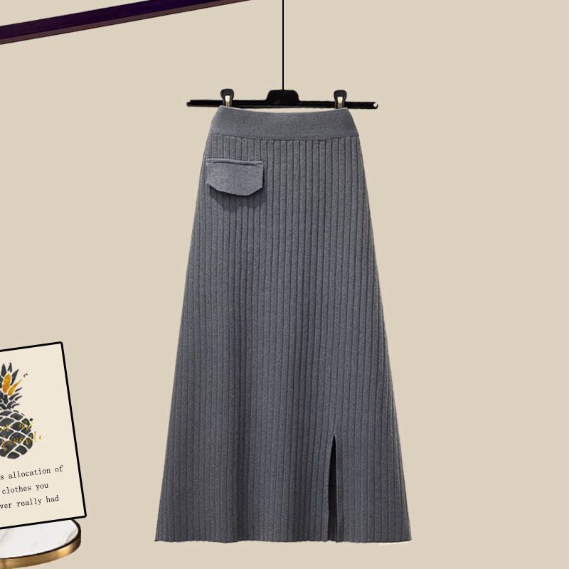 High-waisted knitted skirt