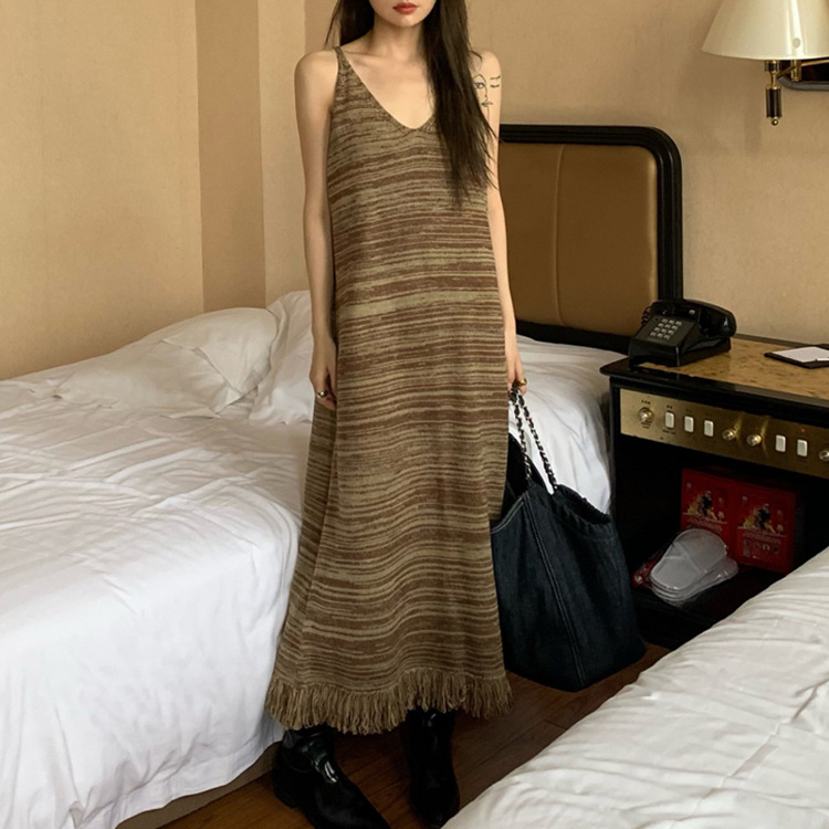 Fringed striped knitted suspender skirt