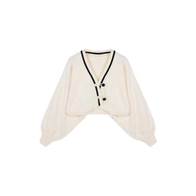 Buttoned knitted cardigan
